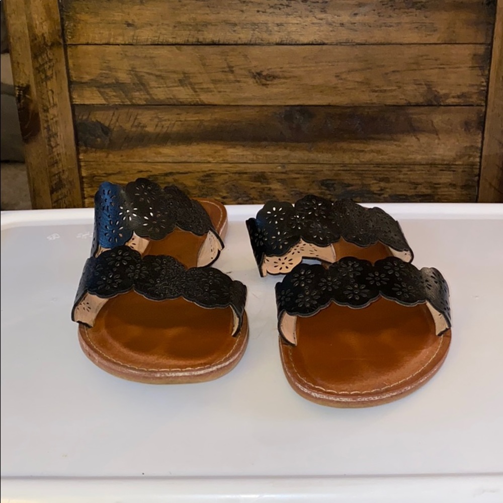 Black sandals
